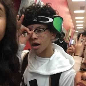 Meet your Posher, Lewis